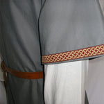 Wikinger Tunika mit keltischem Knotenmuster